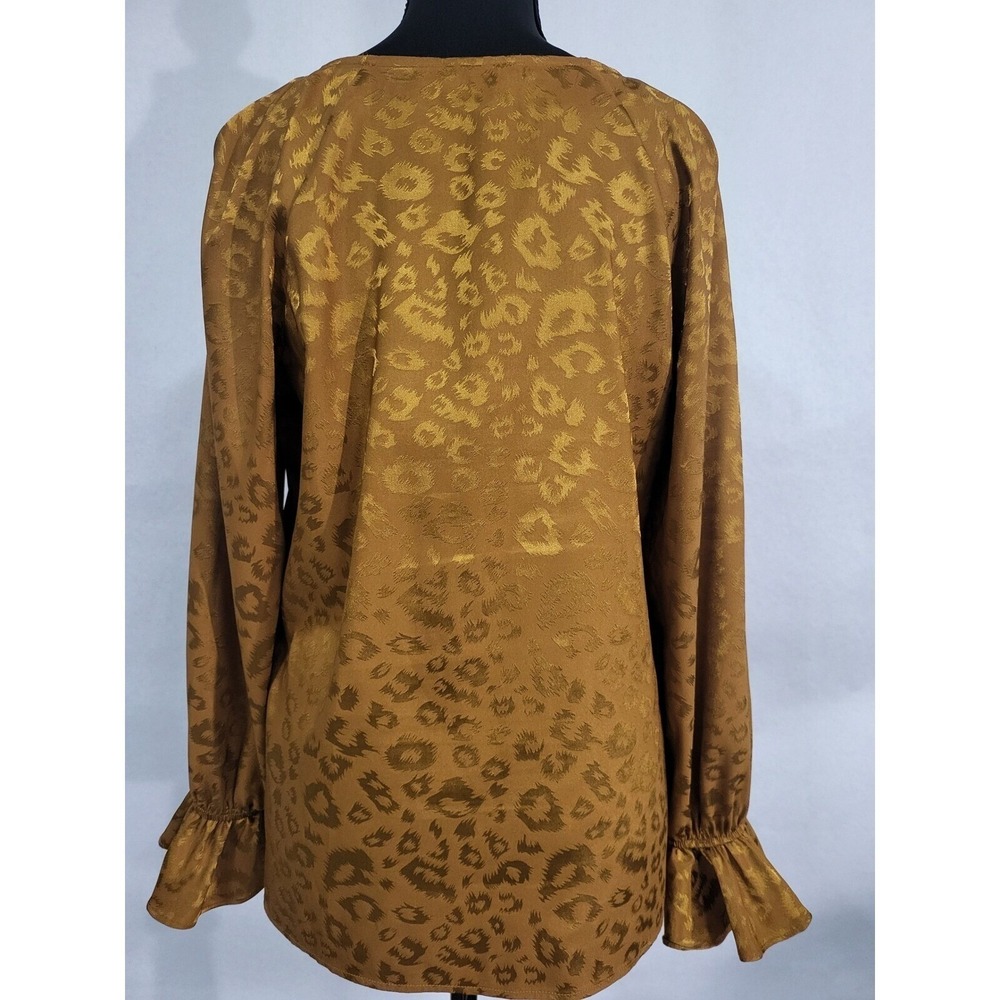 BarIII Leopard Print Party Top Blouse Long Sleeve Ruffle Cuff V Neck Size S - Picture 2 of 7